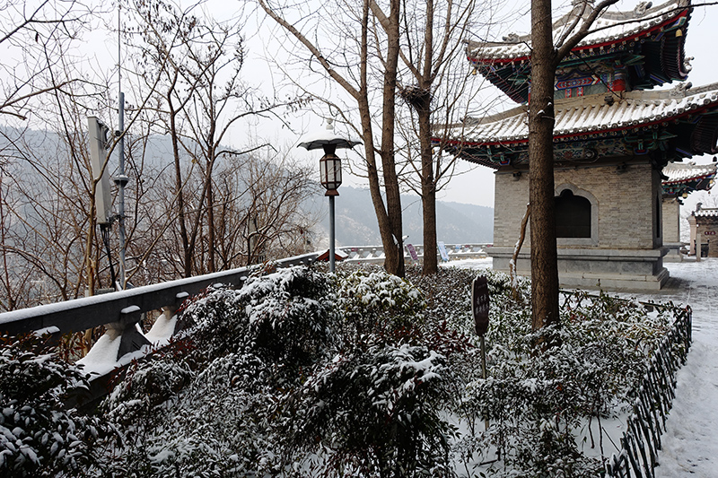 龙门雪景图片