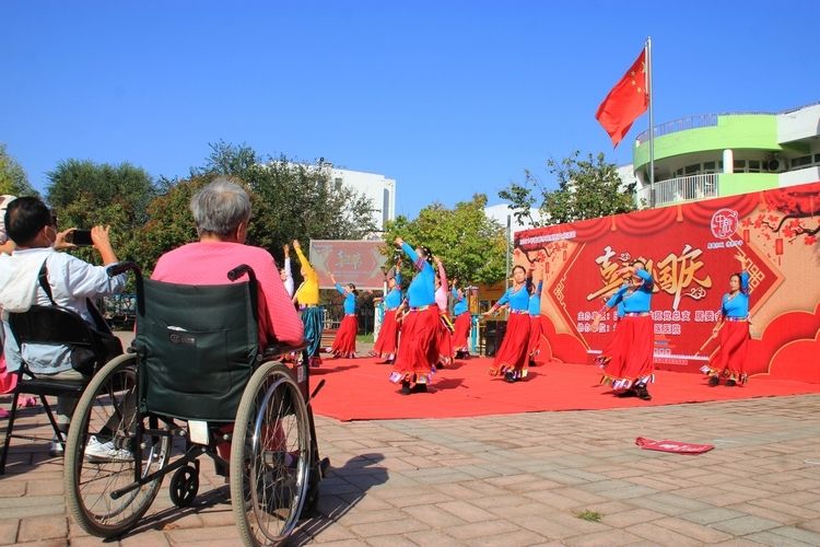 喜迎国庆演出随拍再唱歌给党听4.jpg