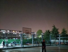 建议给洛龙区安乐原师范学院西边的乒乓球和练球场安装照明灯能使人们晚上活动